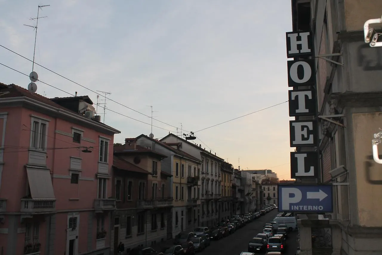 Hotel Catalani E Madrid Milan 2*,  Italy