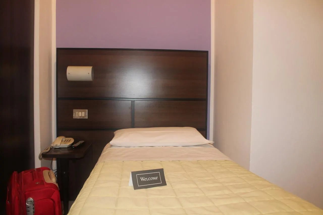 Hotel Catalani E Madrid Milan 2*,  Italy