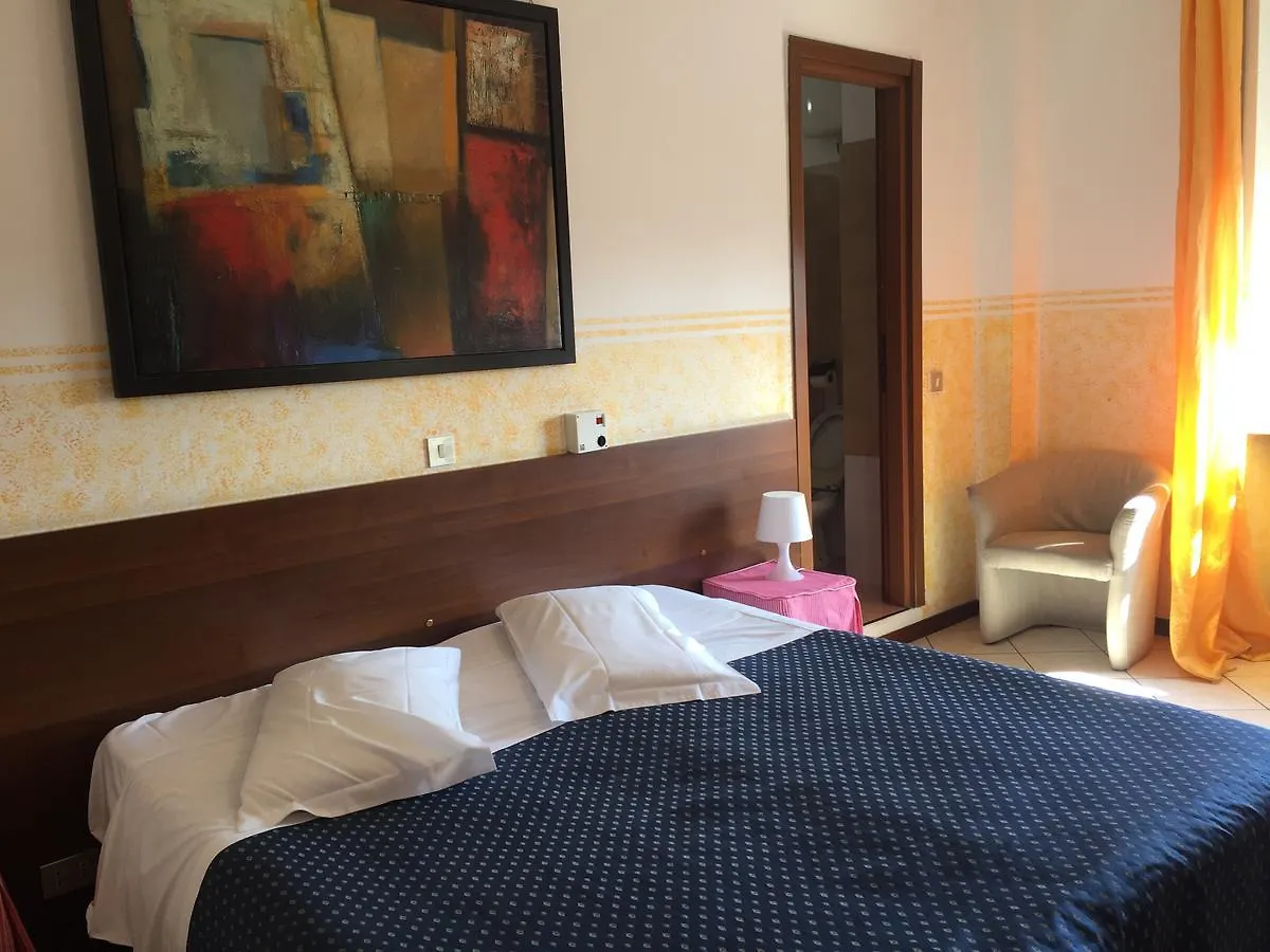 Hotel Catalani E Madrid Milan 2*,  Italy