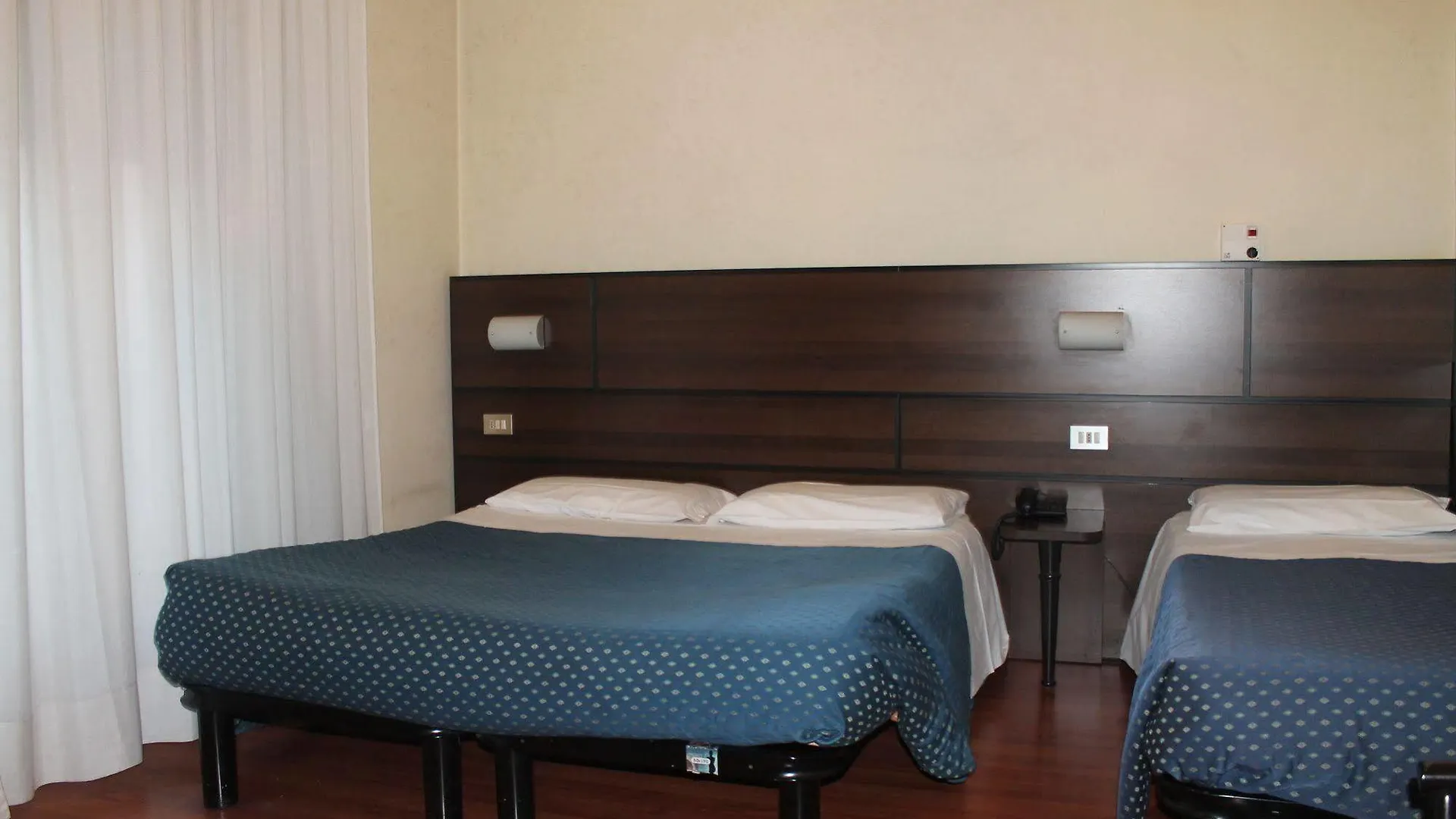 Hotel Catalani E Madrid Milan 2*,  Italy