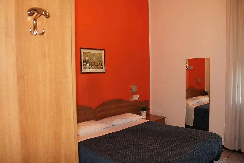 Hotel Catalani E Madrid Milan
