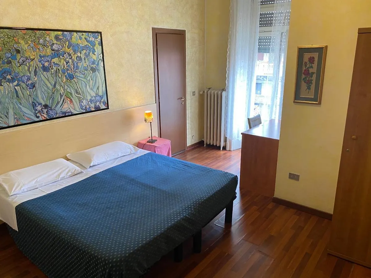 Hotel Catalani E Madrid Milan 2*,  Italy